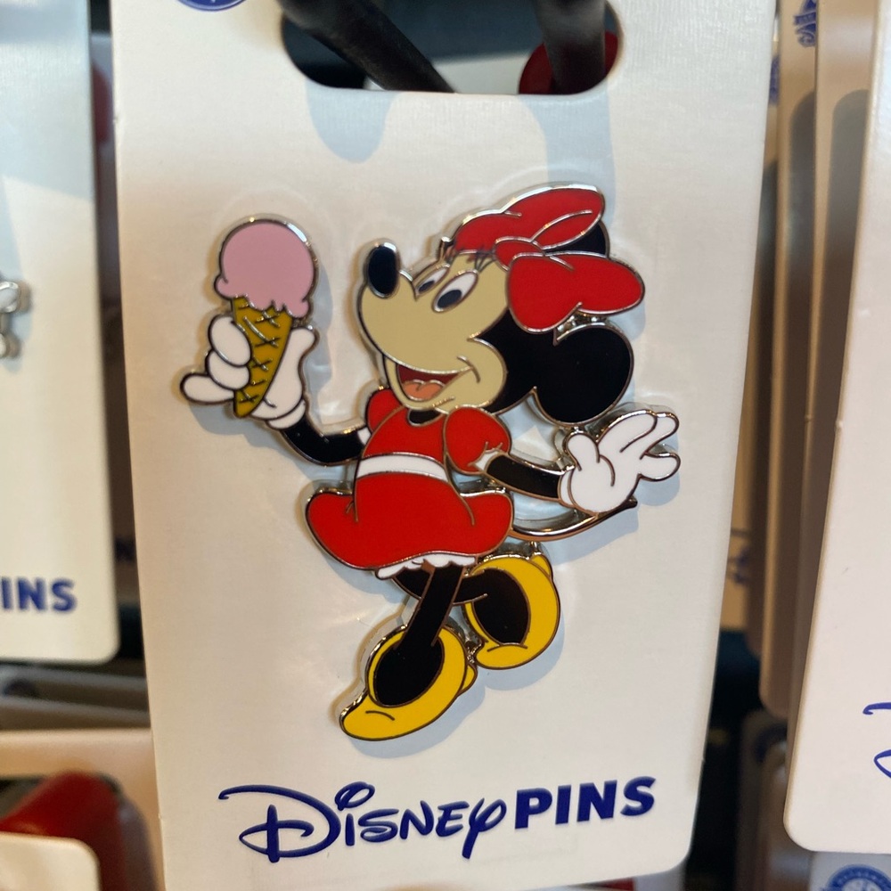 Minnie Mouse with Ice Cream Pin